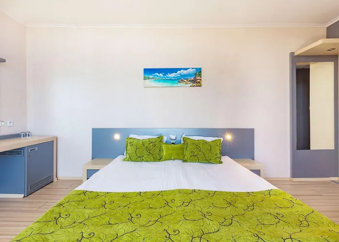 сол марина палас Хотел