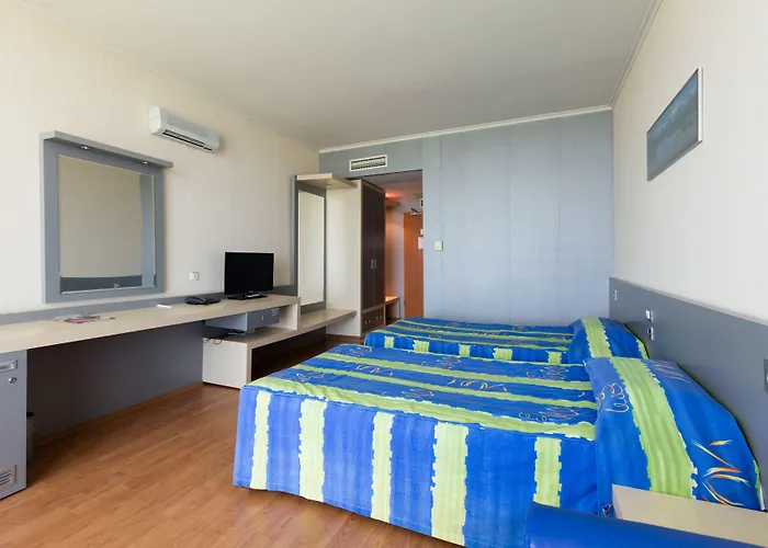 Хотел сол марина палас