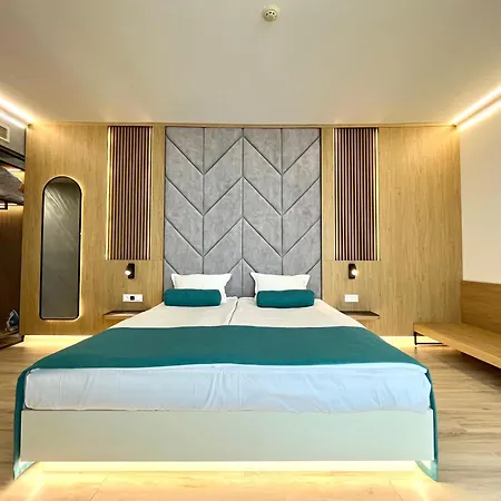 Sol Marina Palace (adults Only) ホテル ネセバル