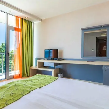 Отель Hotel Marina Palace, Affiliated By Melia, Adults Only & All Inclusive, Renovated